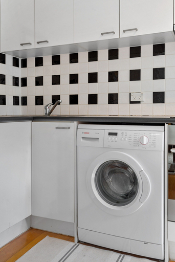 Others 2, Comfy One-bedroom Unit Between City and Airport, Melbourne