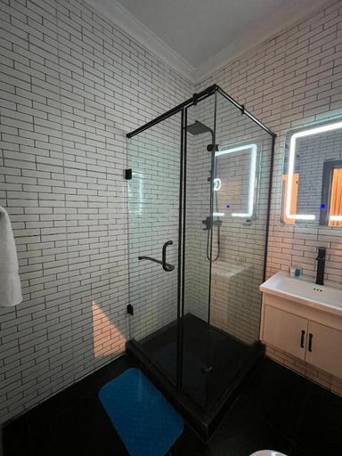 Bathroom 3, Die Reise by Splane, Kuching