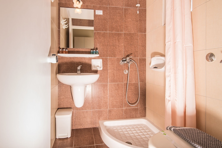 Bathroom 5, Maistrali Hotel, Ionian Islands