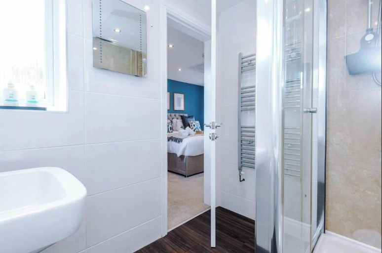 Bathroom 4, 25 The Heywoods Newton, Cheshire West and Chester