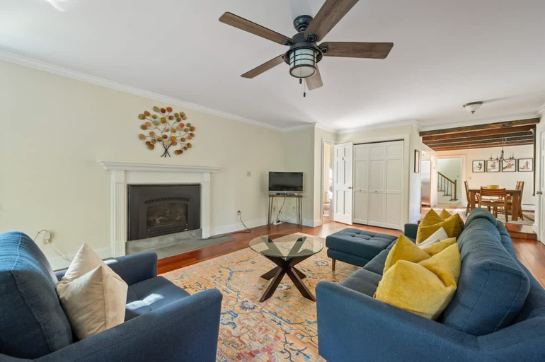 Room 2, Perfect Upstate Home in Rhinebeck w low Fees, Dutchess