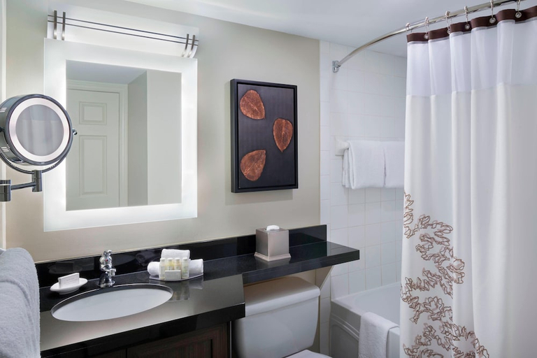 Bathroom, Residence Inn by Marriott Mont Tremblant, Les Laurentides