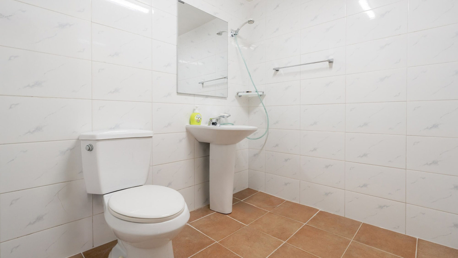 Bathroom 3, Yeosu Greenhouse Pension, Yeosu