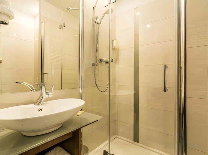Bathroom 4, Lord Hotel & Conference Center, Warsaw