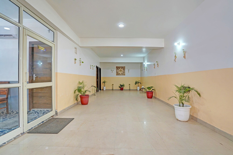 Lobby 4, Fabhotel Hazel Town House, Delhi