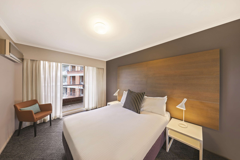Bedroom 3, Adina Apartment Hotel Sydney Surry Hills, Sydney
