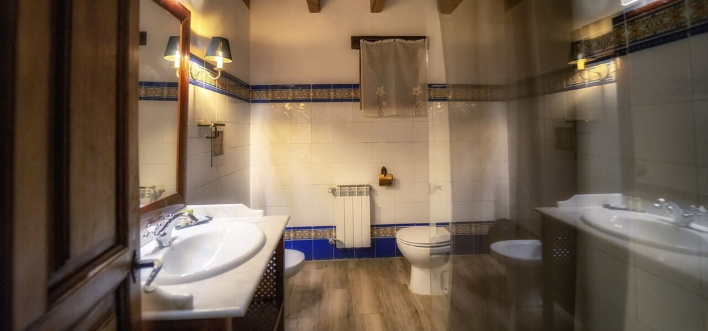 Bathroom 5, Hospedium Hostería Rural Isabel La Católica, Burgos