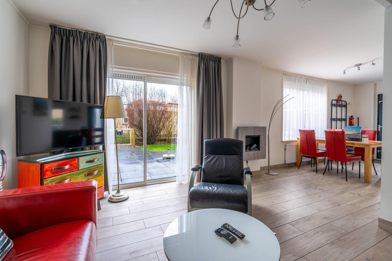 Living room 2, Cozy and Comfortable 4-person Bungalow, Texel