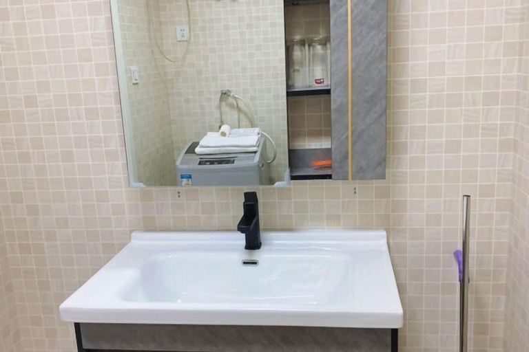 Bathroom 3, Xinyi Apartment, Harbin