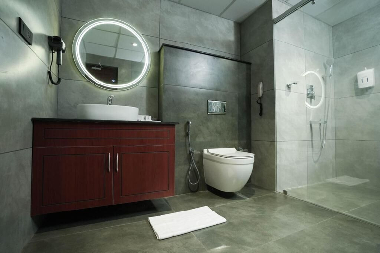 Bathroom, Hotel Blue Castle, Thiruvananthapuram