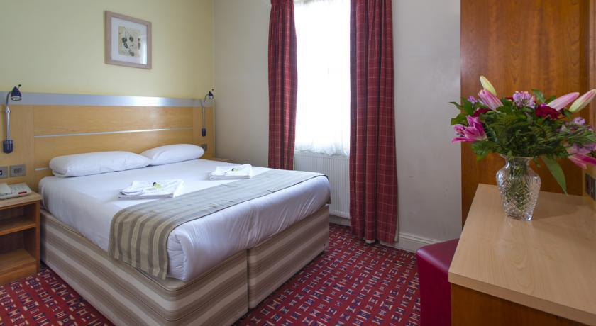 Bedroom 3, St George's Inn Victoria, London