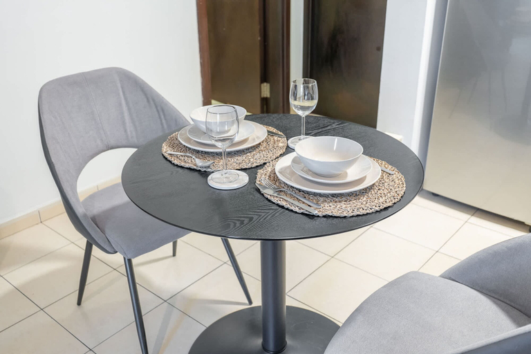 Room 5, Pleasing 1-bedroom for 4 in JVC for Relaxing Getaway, Dubai