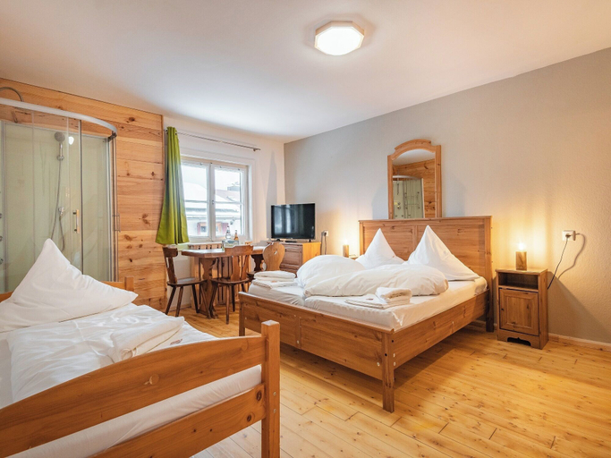 Bedroom 2, Ron´s Guesthouse, Oberallgäu