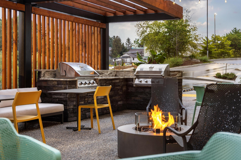 Food & Drinks 5, Home2 Suites By Hilton Woodstock On, Oxford