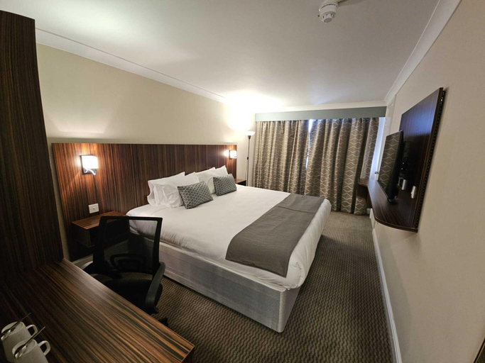 Bedroom 2, Palms Hotel  Retreat By PaletteSta Double, London