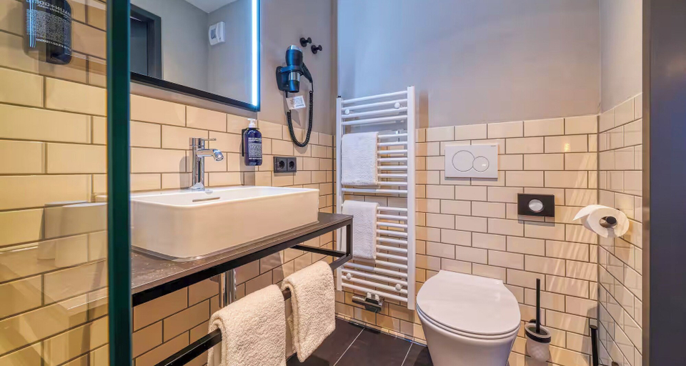 Bathroom 5, PLAZA INN Ulm, Ulm