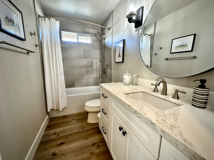 Room 3, Crestview Oceanside Retreat With Yard Pets, San Diego