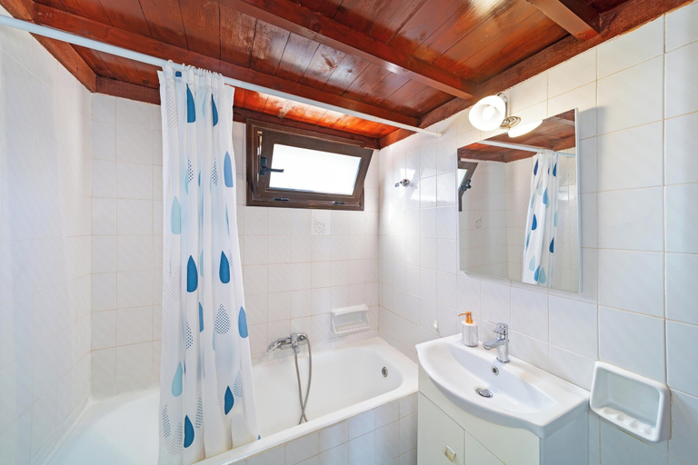 Bathroom 4, Villas Mina and Studios, South Aegean