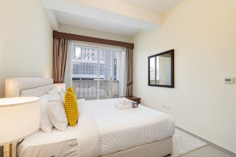Room 3, Heart-captivating 1 Bedroom in Hanover Square, Dubai