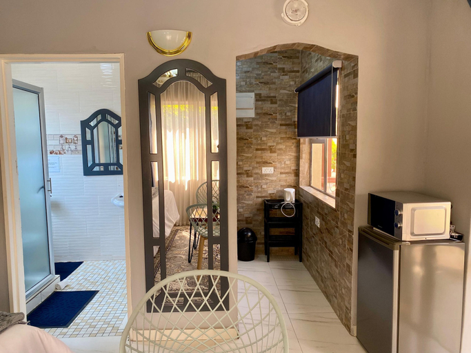 Room 3, Modern studio apartment in a central New Chadcombe - 2318, Harare