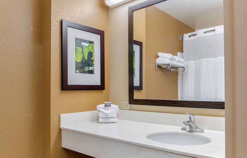 Bathroom 4, Extended Stay America Suites Columbus NE I270, Franklin