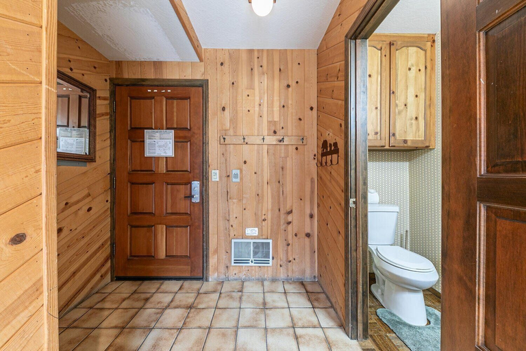 Bathroom 2, 254 Bldg D 2 Bedroom Townhouse, Nevada