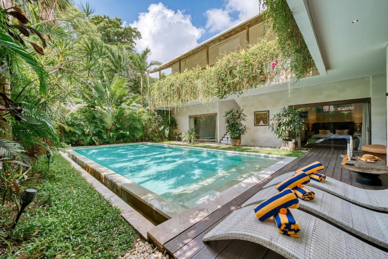 Sport & Beauty 2, OPENING PROMO Luxury 5 plus 1 Bdr Villa 100m To Beach, Badung