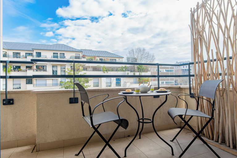 Balcony, Casteja Modern Residence, Hauts-de-Seine