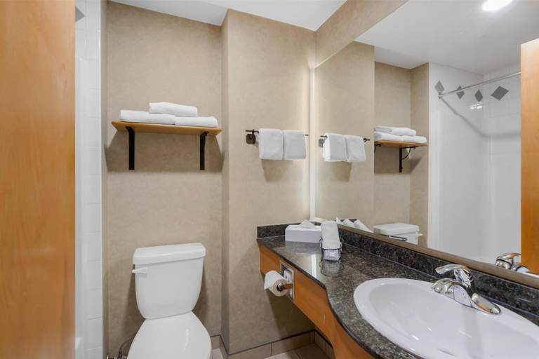 Bathroom 4, Best Western Plus Valemount Inn & Suites, Fraser-Fort George