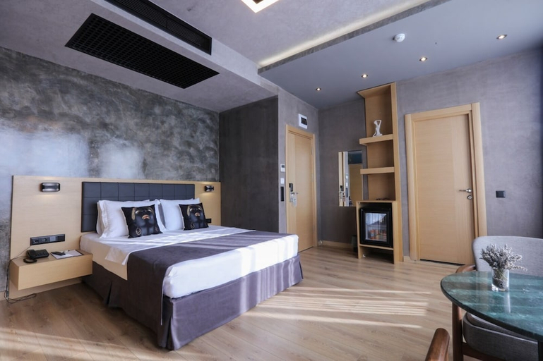 Bedroom 3, Redstone Hotel, Kadıköy