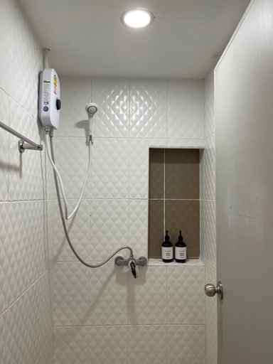 Bathroom 2, One life Hostel, Muang Chiang Mai