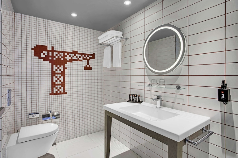 Bathroom 3, Radisson RED Glasgow, Glasgow