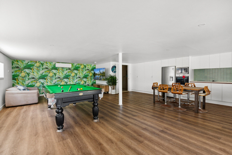 Game room, Elegant 3-bed Home With Games Room, Sydney
