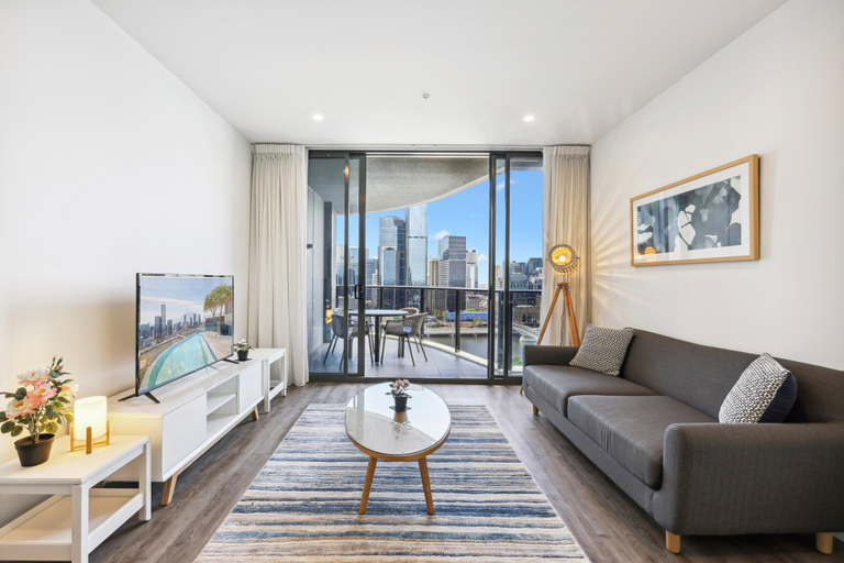 Living room, Chic 2-bed With Rooftop Pool Overlooking the City, Brisbane