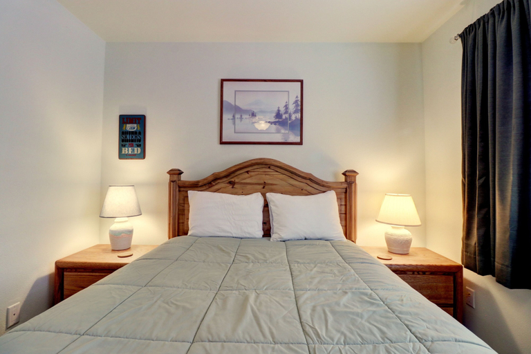 Room 5, 727b Meadow Creek 2 Bedroom Townhouse, Summit