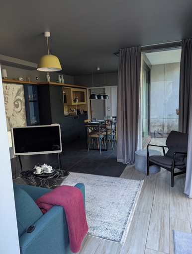 Living area 3, Night Experience By Zoo Bordeaux Pessac, Gironde
