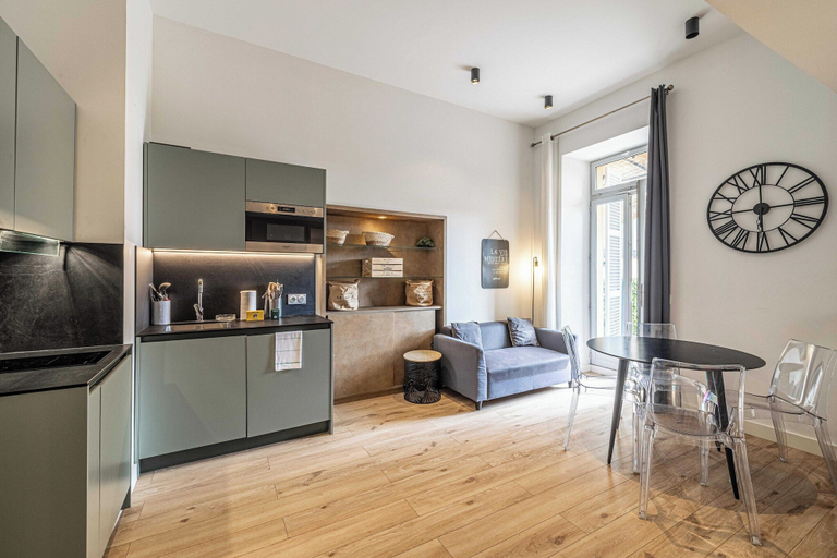 Interior 3, Modern Mezzanine Apt 2br/4p - Place Garibaldi, Alpes-Maritimes