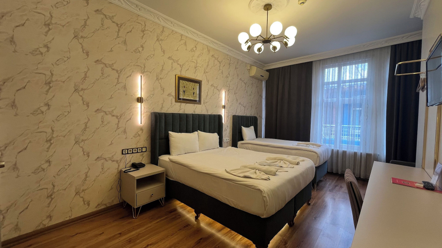 Bedroom 2, Tulip House, Fatih