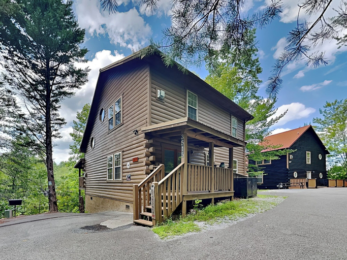 Exterior & Views 2, Zen Bear's Den by Jackson Mountain Rentals, Sevier