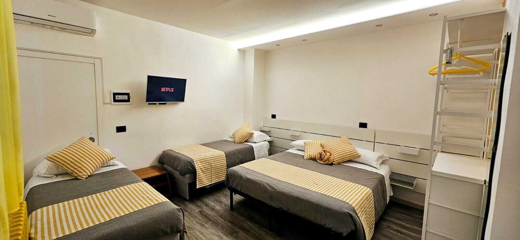 Room 3, Wagon-lit, Bologna