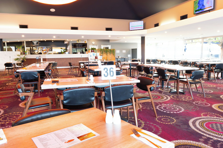 Food & Drinks 4, Foreshore Hotel, Clarence