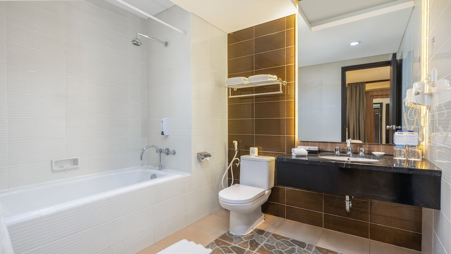 Bathroom 4, Swiss-Belexpress Jayapura, Jayapura