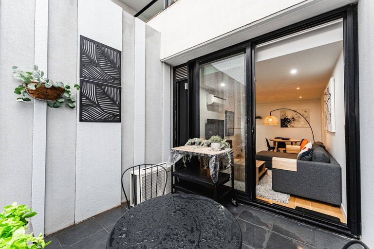 Outdoor dining 2, Nott's Nook- 1-bed With Rooftop Views, Melbourne