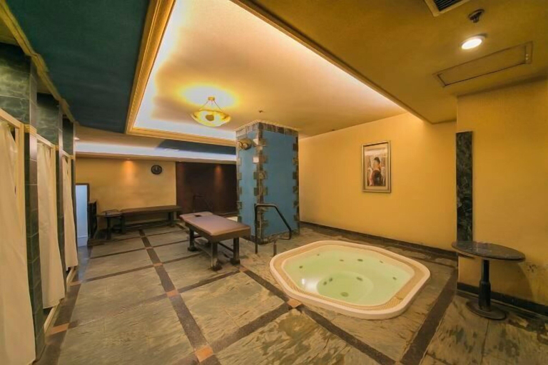 Bathroom 4, Lanzhou Legend Hotel (Lanzhou Railway Station & Lanzhou University Subway Station), Lanzhou