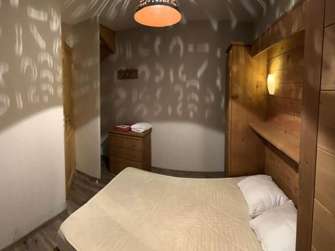 Bedroom 2, Duplex in Fontbonne near Ski Slopes, Hautes-Alpes