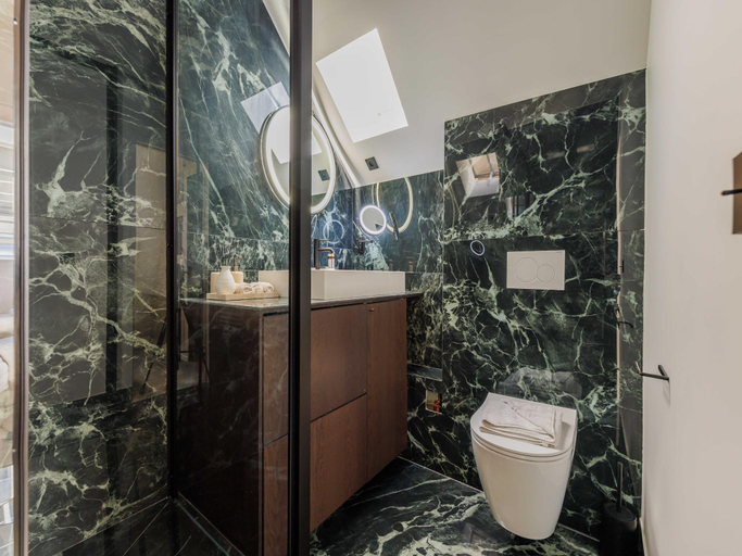 Bathroom 3, Classy apartment St Honore - Louvre, Paris