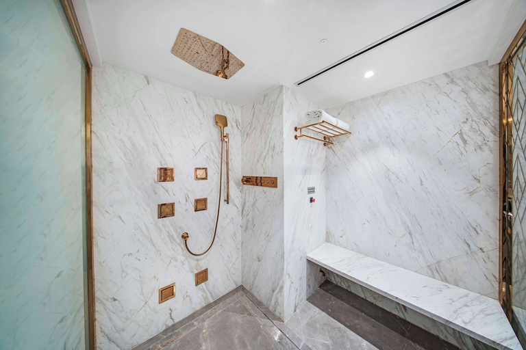Bathroom 4, Radisson Blu Hotel & Suites GRT Chennai, Kancheepuram