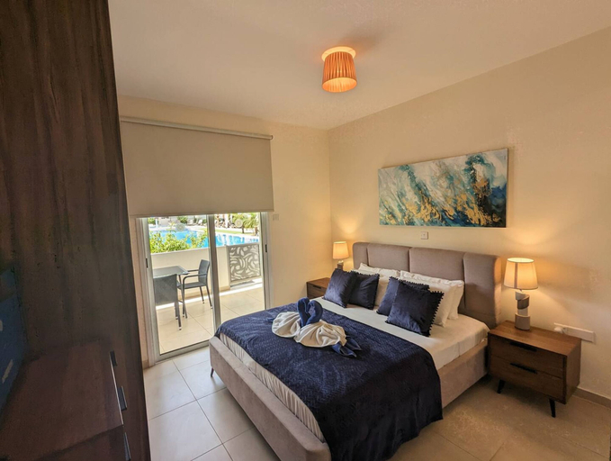 Room 4, Violetta Apartment Ground Floor Pool View
