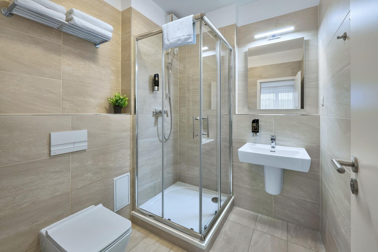 Bathroom 3, CityWest Apartments, Praha 13