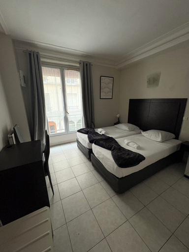 Bedroom 5, Hôtel du MontLouis, Paris